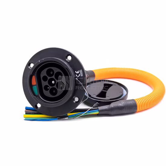 IEC AC 16A-Buchse, einphasiger Stecker mit 0,5 m Kabel